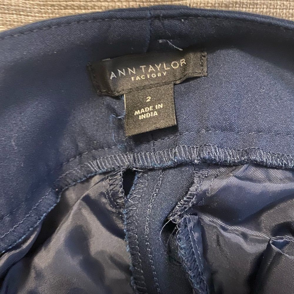 Ann Taylor Straight Leg Pants sz 2 - Picture 6 of 7